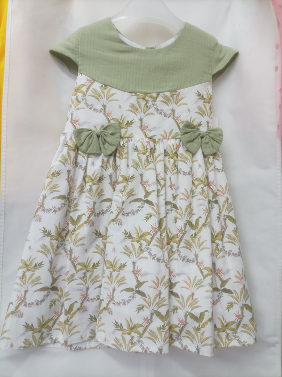 Vestido Floral de Niña